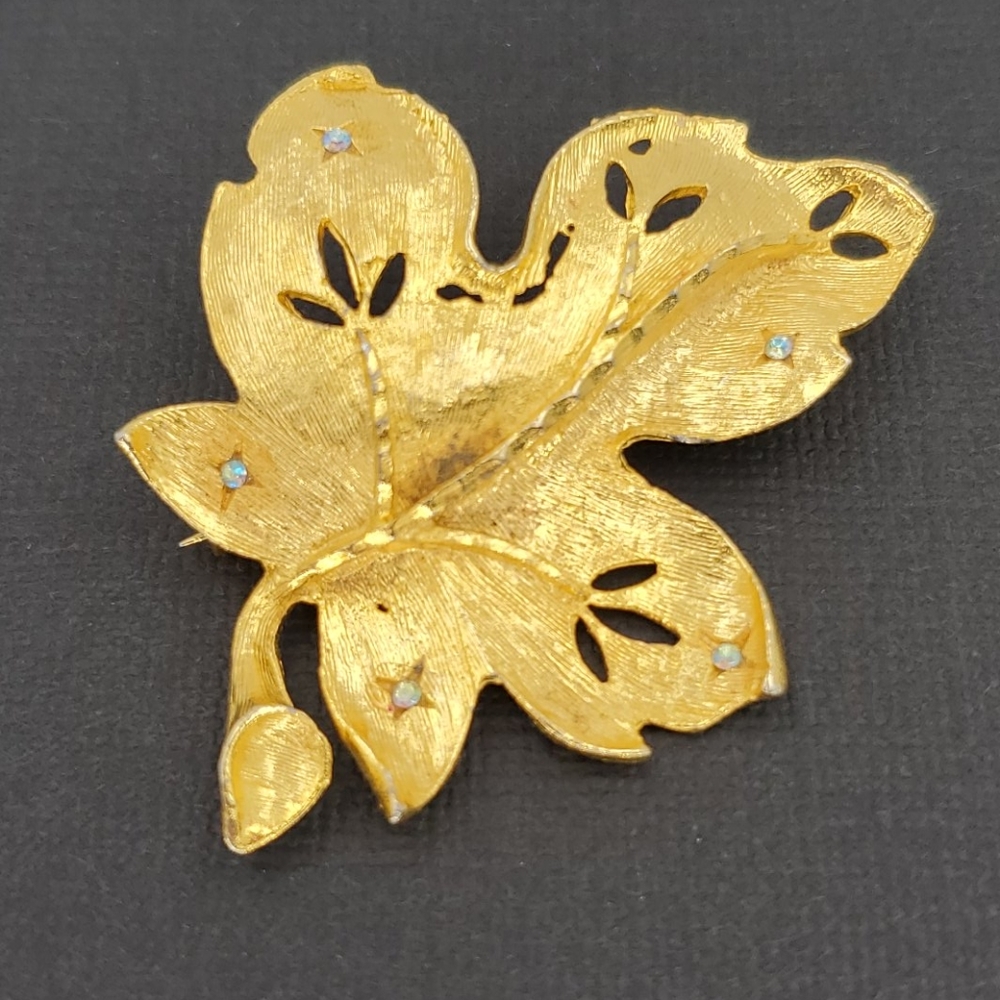 Brushed Gold Tone Leaf Vintage Brooch